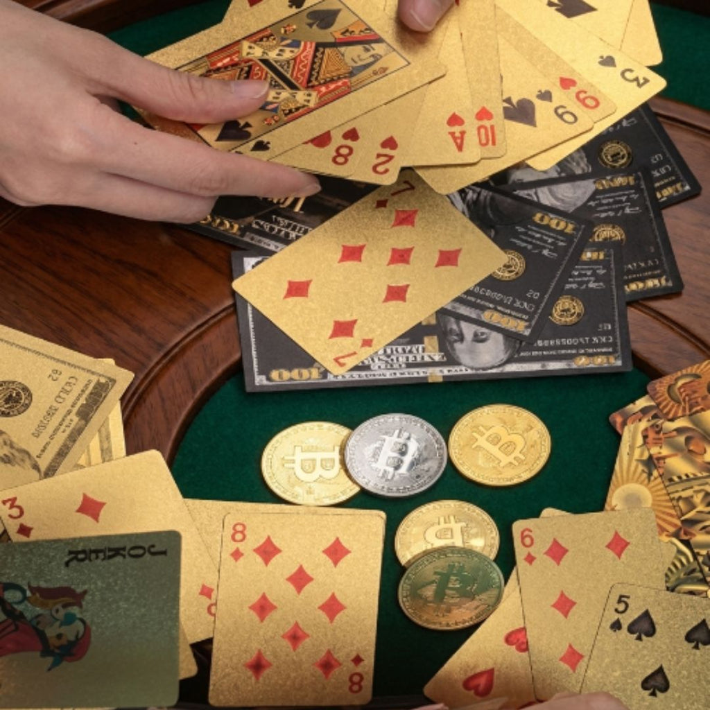 Kit 2 Baralhos Dourados 24k: Luxo à Prova D'água e Lavável